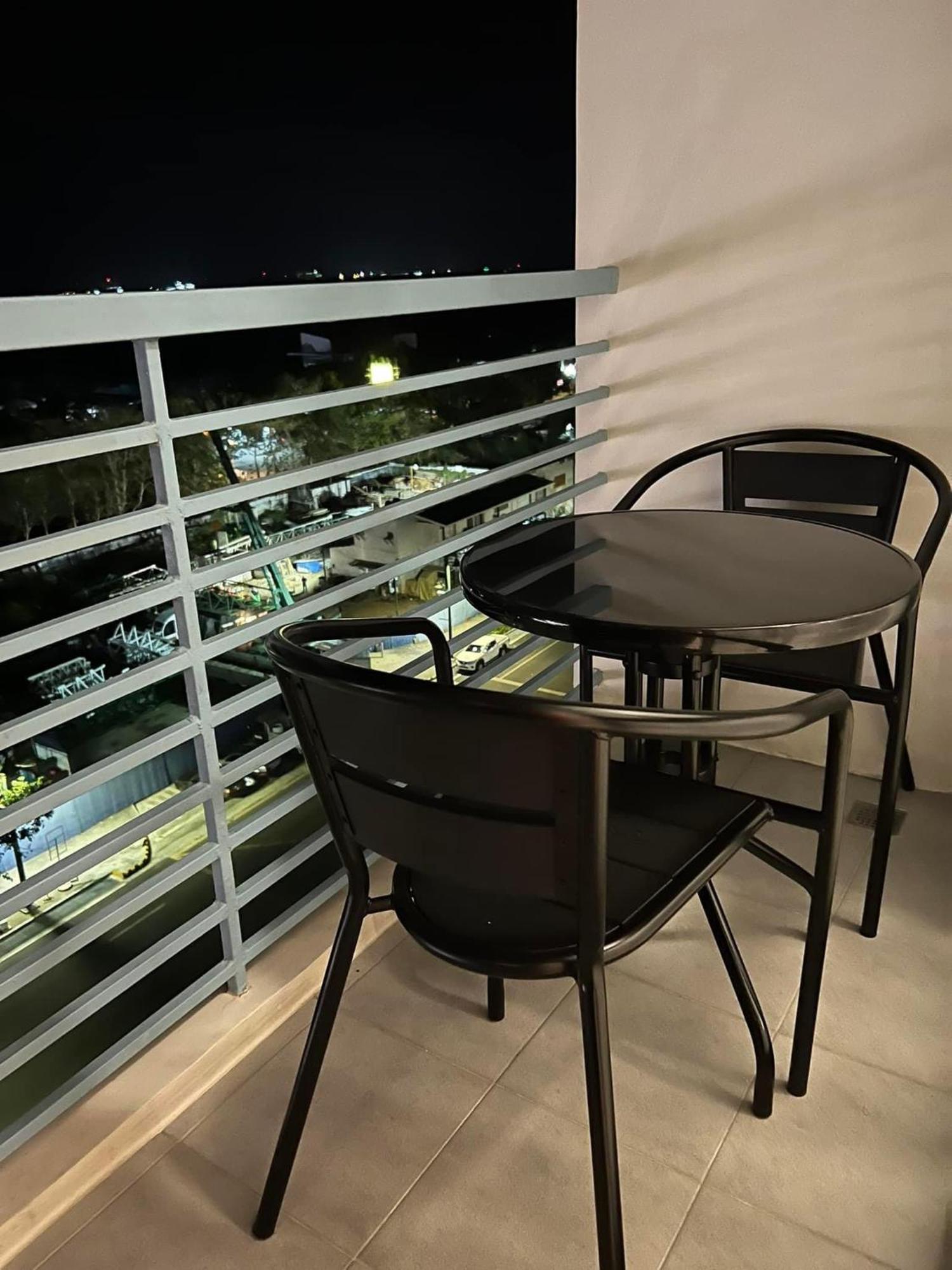Deluxe Condo 2 Bedroom, 7Th Floor Room Bc In One Madison Tower 3, Megaworld Boulevard, Mandurriao Iloilo City, Philippines מראה חיצוני תמונה
